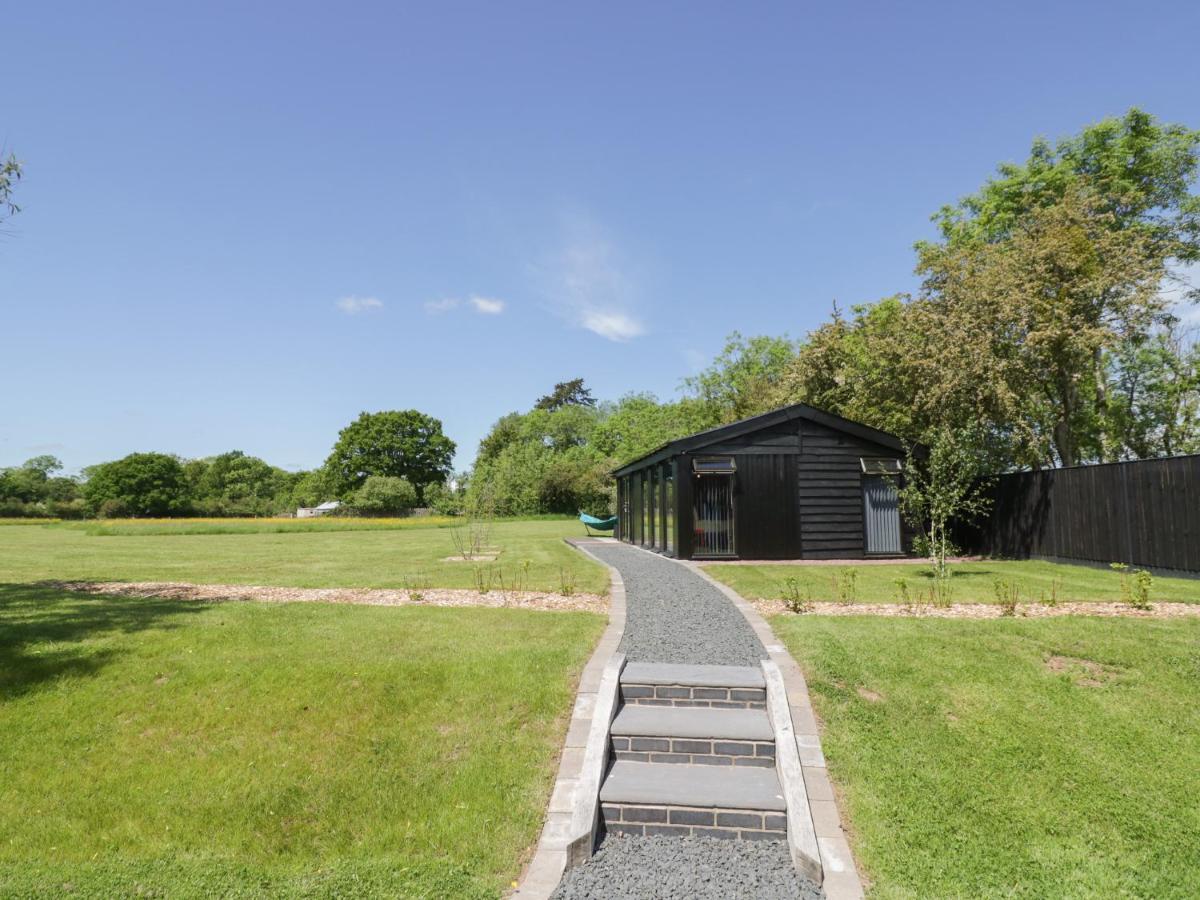 The Tractor Shed Villa Worcester Exterior photo